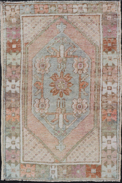 Vintage Turkish Oushak Carpet with Beautiful Floral Motifs in Tan, Camel, Orange. Keivan Woven Arts / rug EN - 15368, country of origin / type: Turkey / Oushak, circa mid - 20th century. Measures: 2'9 x 4'4 This mid - century vintage Oushak carpet fea... - Keivan Woven ArtsEN - 15368 - 23815Rug