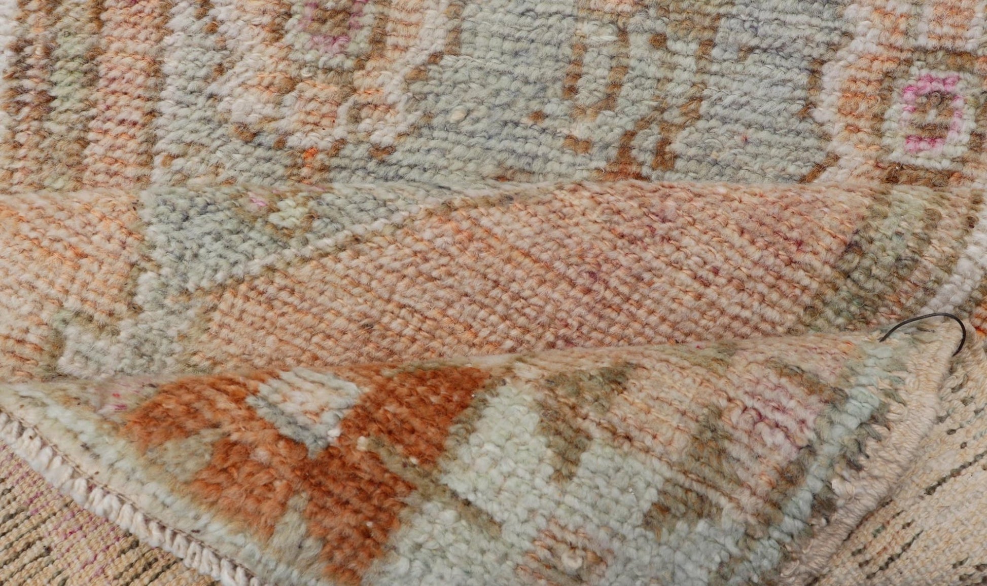 Vintage Turkish Oushak Carpet with Beautiful Floral Motifs in Tan, Camel, Orange. Keivan Woven Arts / rug EN - 15368, country of origin / type: Turkey / Oushak, circa mid - 20th century. Measures: 2'9 x 4'4 This mid - century vintage Oushak carpet fea... - Keivan Woven ArtsEN - 15368 - 23815Rug