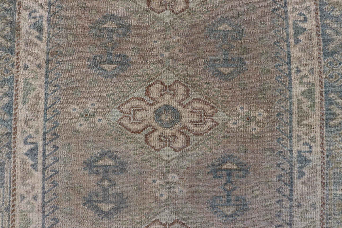 Vintage Turkish Rug with Unique Design in Blue, Taupe, Butter & Neutral Colors. Keivan Woven Arts / rug EN - 15376, country of origin / type: Turkey / Oushak, circa 1950 Measures: 4'6 x 6'6 This enchanting and unique vintage Oushak rug was made in... - Keivan Woven ArtsEN - 15376 - 23821Rug