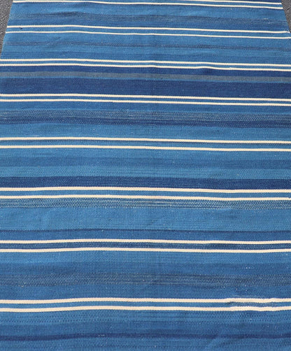 Turkish Flat - Weave Kilim in Navy Blue and Ivory In Striped Design. Keivan Woven Arts / rug EN - 15523, country of origin / type: Turkey / Kilim, circa 1950 Measures: 4'5 x 5'10 This vintage Turkish Kilim rug features a contemporary geometric strip... - Keivan Woven ArtsEN - 15523 - 23619Rug