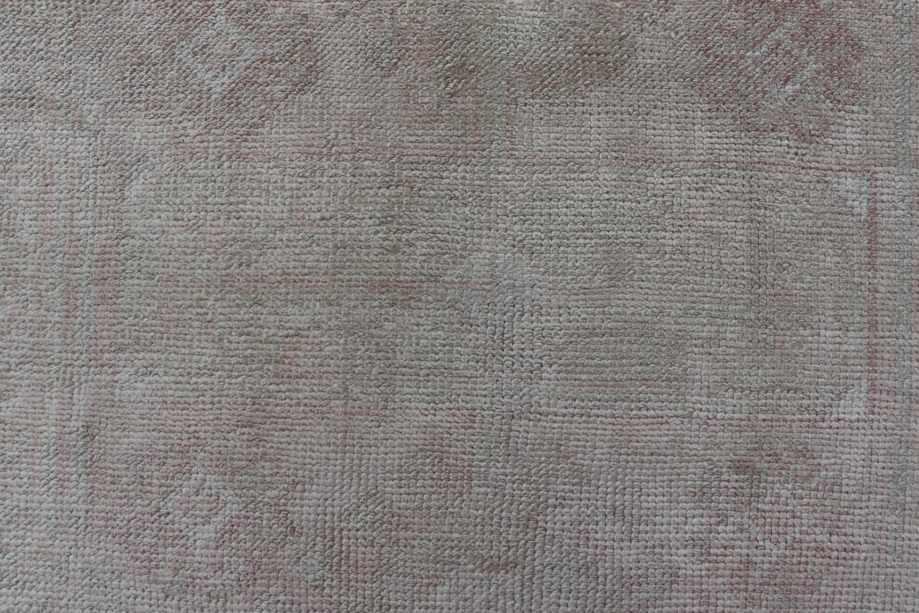 Oushak Vintage Rug with Pastel Colors in Tan, Green, Butter Yellow, and Peach. Keivan Woven Arts, Rug EN - 15526, country of origin / type: Turkey / Oushak, circa mid - 20th century. Measures: 4'6 x 6'0 This vintage Turkish Oushak rug (circa mid... - Keivan Woven ArtsEN - 15526 - 23833Rug