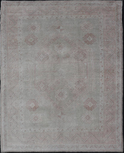 Oushak Vintage Rug with Pastel Colors in Tan, Green, Butter Yellow, and Peach. Keivan Woven Arts, Rug EN - 15526, country of origin / type: Turkey / Oushak, circa mid - 20th century. Measures: 4'6 x 6'0 This vintage Turkish Oushak rug (circa mid... - Keivan Woven ArtsEN - 15526 - 23833Rug