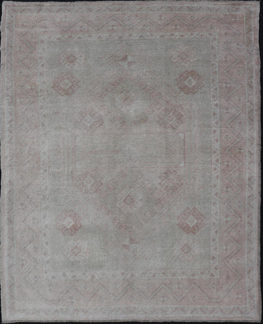 Oushak Vintage Rug with Pastel Colors in Tan, Green, Butter Yellow, and Peach. Keivan Woven Arts, Rug EN - 15526, country of origin / type: Turkey / Oushak, circa mid - 20th century. Measures: 4'6 x 6'0 This vintage Turkish Oushak rug (circa mid... - Keivan Woven ArtsEN - 15526 - 23833Rug