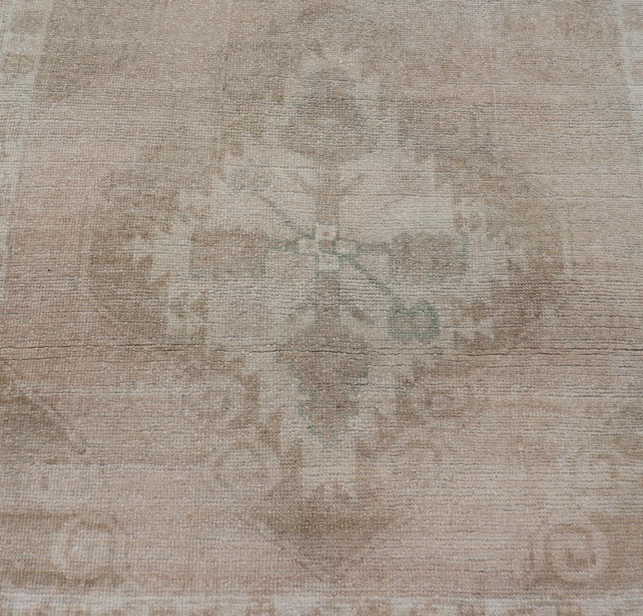 nan - Keivan Woven ArtsEN - 15894 - 26982Rug