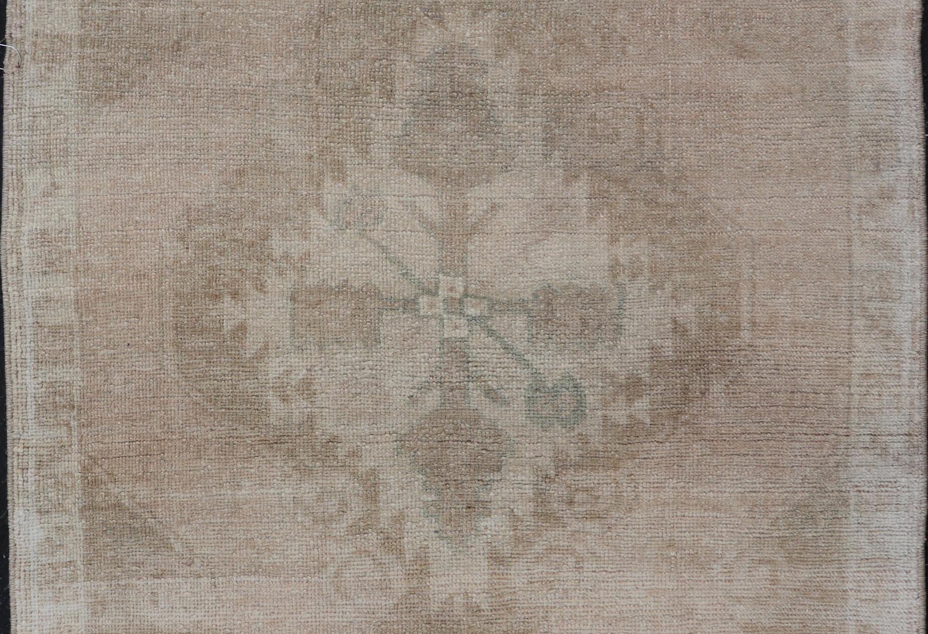 nan - Keivan Woven ArtsEN - 15894 - 26982Rug