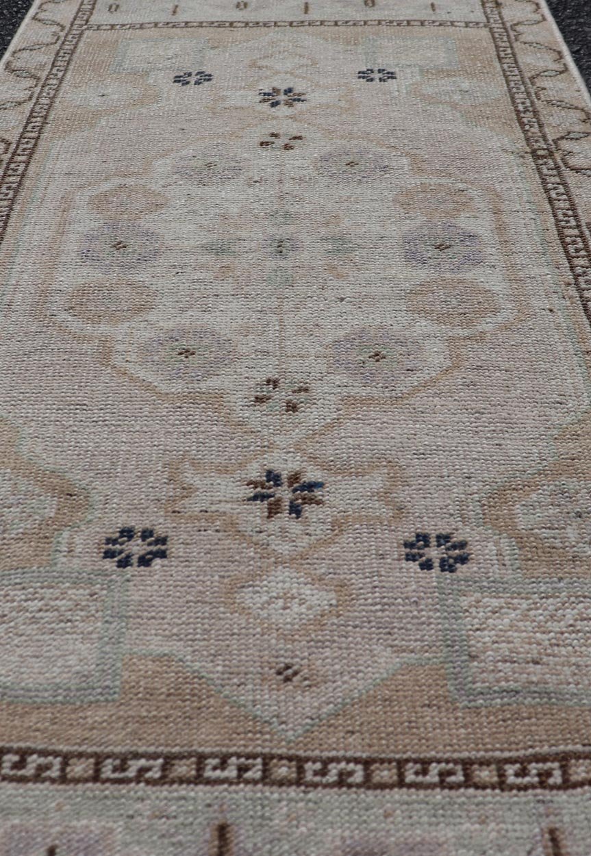 Vintage Turkish Oushak Rug with All - Over Sub - Geometric Medallion Design Keivan Woven Arts / rug EN - 15901, country of origin / type: Turkey / Oushak, circa 1950 Measures: 1'9 x 3'7 - Keivan Woven ArtsEN - 15901 - 23995Rug