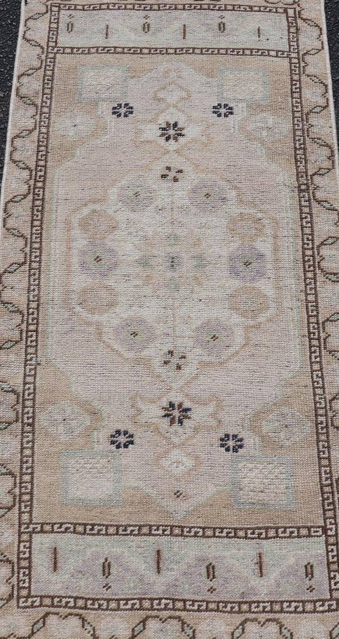 Vintage Turkish Oushak Rug with All - Over Sub - Geometric Medallion Design Keivan Woven Arts / rug EN - 15901, country of origin / type: Turkey / Oushak, circa 1950 Measures: 1'9 x 3'7 - Keivan Woven ArtsEN - 15901 - 23995Rug