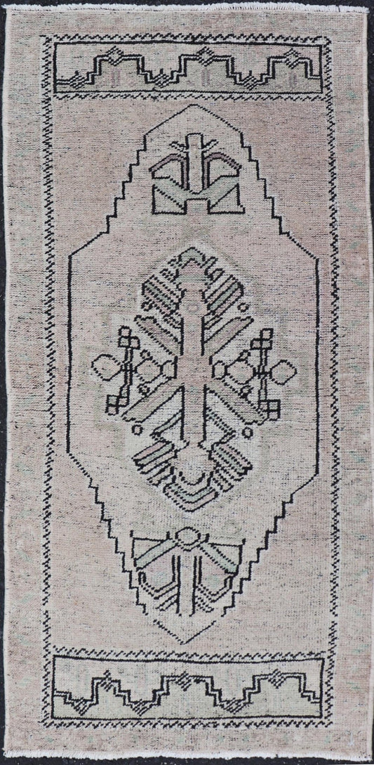 Vintage Turkish Oushak Rug with All - Over Sub - Geometric Medallion Design Keivan Woven Arts / rug EN - 15904, country of origin / type: Turkey / Oushak, circa 1950 Measures: 1'6 x 3'5 - Keivan Woven ArtsEN - 15904 - 24061Rug