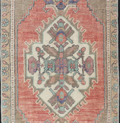 Vintage Turkish Oushak Rug with All - Over Sub - Geometric Medallion Design Keivan Woven Arts / rug EN - 15910, country of origin / type: Turkey / Oushak, circa 1950 Measures: 1'8 x 3'4 - Keivan Woven ArtsEN - 15910 - 23876Rug