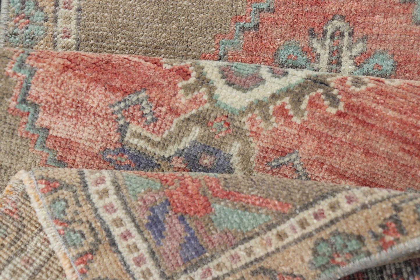 Vintage Turkish Oushak Rug with All - Over Sub - Geometric Medallion Design Keivan Woven Arts / rug EN - 15910, country of origin / type: Turkey / Oushak, circa 1950 Measures: 1'8 x 3'4 - Keivan Woven ArtsEN - 15910 - 23876Rug