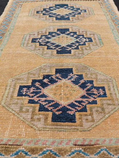 Vintage Turkish Oushak Rug with All - Over Sub - Geometric Medallion Design Keivan Woven Arts / rug EN - 15912, country of origin / type: Turkey / Oushak, circa 1950 Measures: 2'0 x 3'2 - Keivan Woven ArtsEN - 15912 - 23864Rug