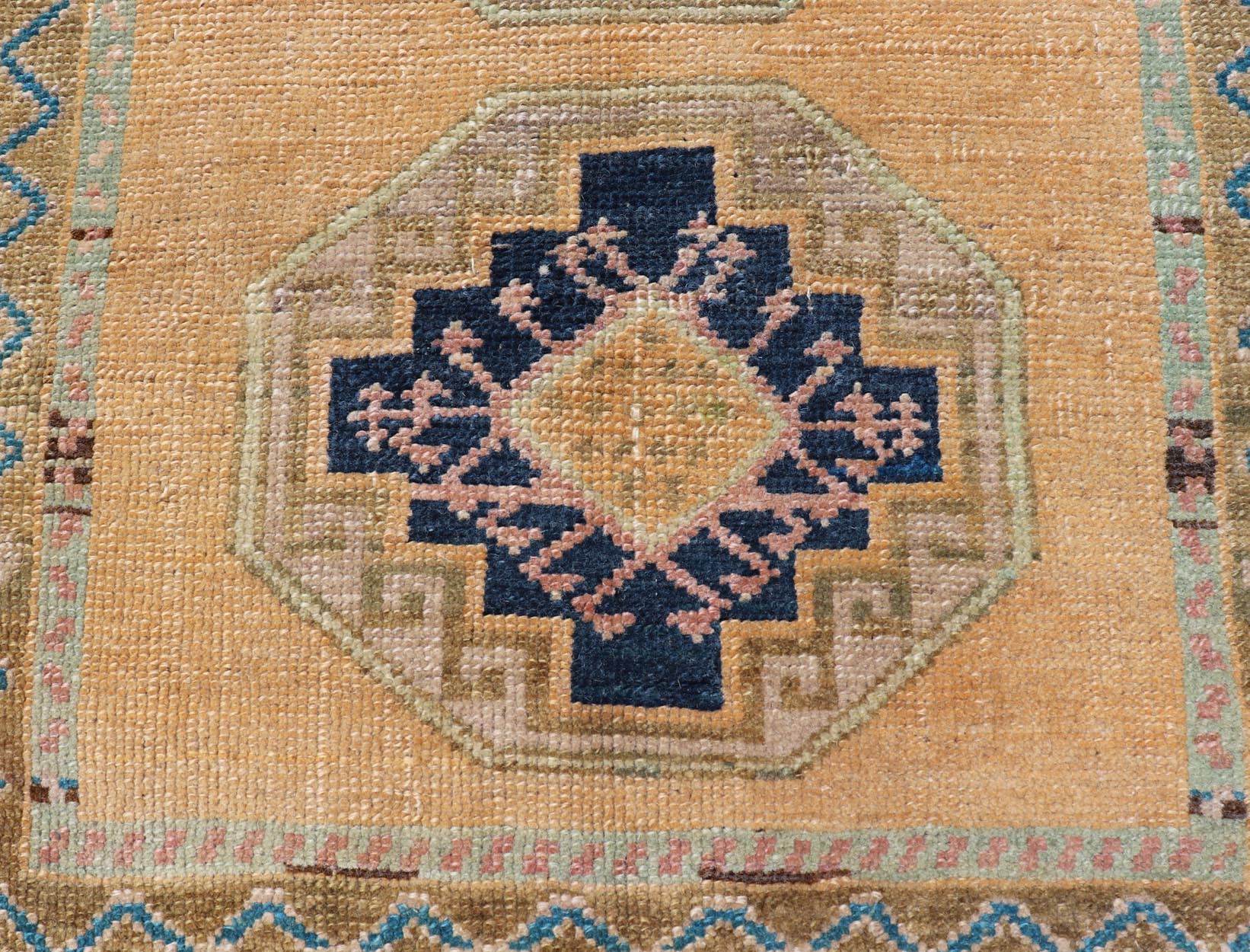 Vintage Turkish Oushak Rug with All - Over Sub - Geometric Medallion Design Keivan Woven Arts / rug EN - 15912, country of origin / type: Turkey / Oushak, circa 1950 Measures: 2'0 x 3'2 - Keivan Woven ArtsEN - 15912 - 23864Rug