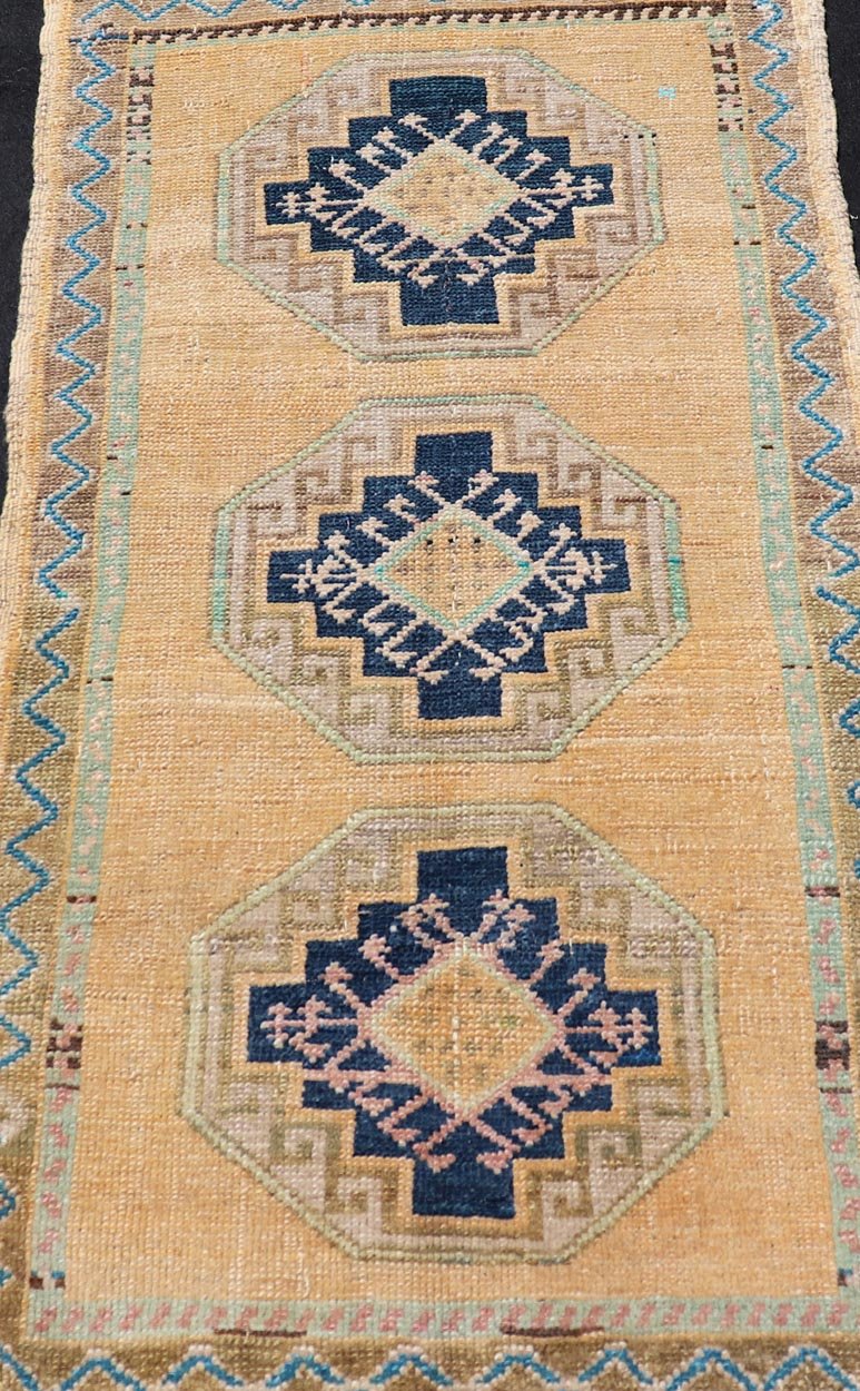 Vintage Turkish Oushak Rug with All - Over Sub - Geometric Medallion Design Keivan Woven Arts / rug EN - 15912, country of origin / type: Turkey / Oushak, circa 1950 Measures: 2'0 x 3'2 - Keivan Woven ArtsEN - 15912 - 23864Rug