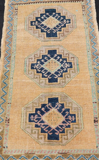 Vintage Turkish Oushak Rug with All - Over Sub - Geometric Medallion Design Keivan Woven Arts / rug EN - 15912, country of origin / type: Turkey / Oushak, circa 1950 Measures: 2'0 x 3'2 - Keivan Woven ArtsEN - 15912 - 23864Rug