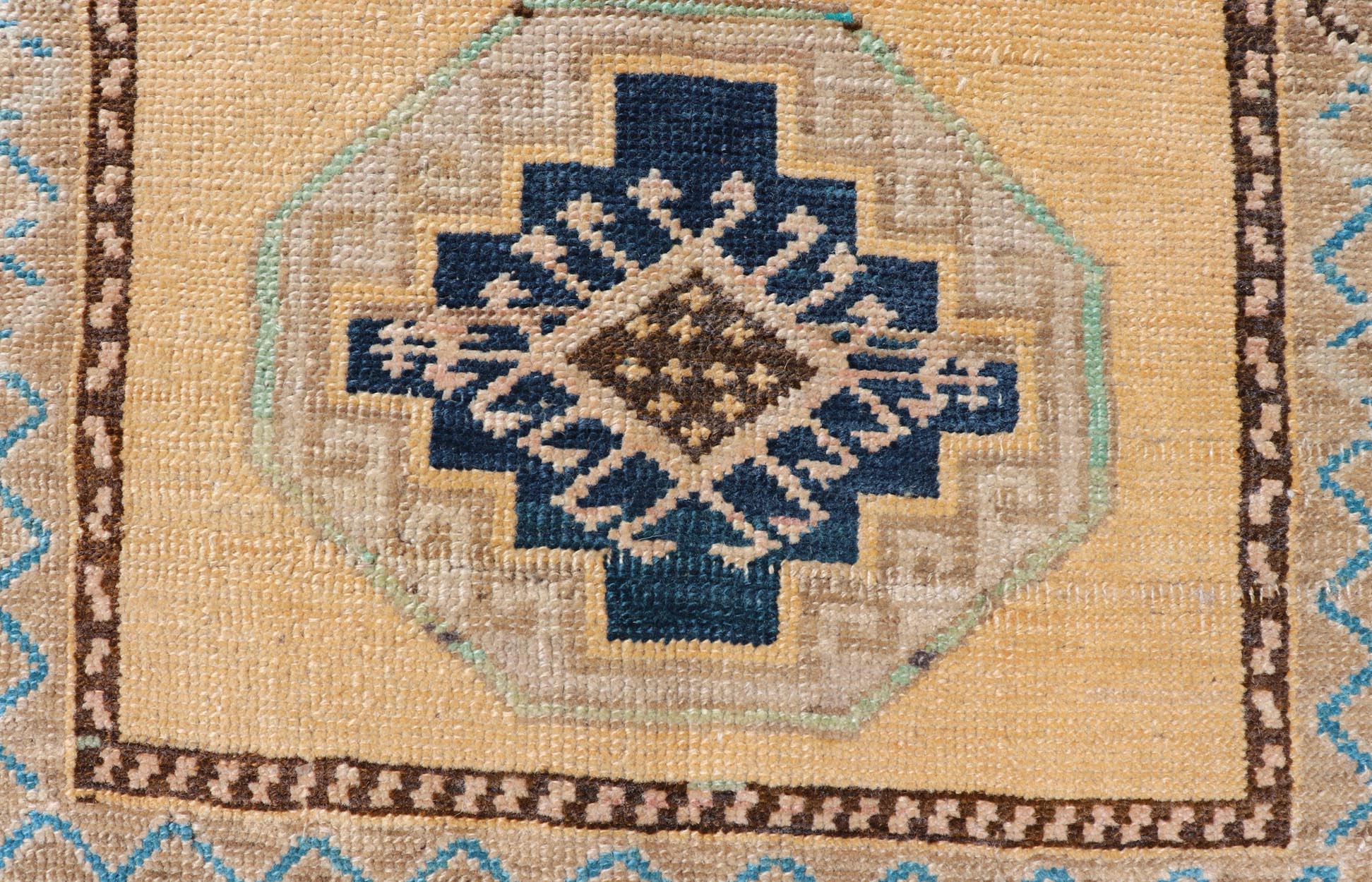 Vintage Turkish Oushak Rug with All - Over Sub - Geometric Medallion Design Keivan Woven Arts / rug EN - 15913, country of origin / type: Turkey / Oushak, circa 1950 Measures: 2'0 x 3'1 - Keivan Woven ArtsEN - 15913 - 23858Rug