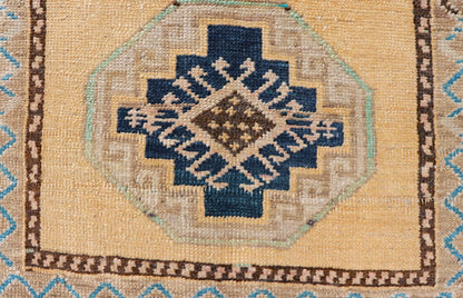 Vintage Turkish Oushak Rug with All - Over Sub - Geometric Medallion Design Keivan Woven Arts / rug EN - 15913, country of origin / type: Turkey / Oushak, circa 1950 Measures: 2'0 x 3'1 - Keivan Woven ArtsEN - 15913 - 23858Rug