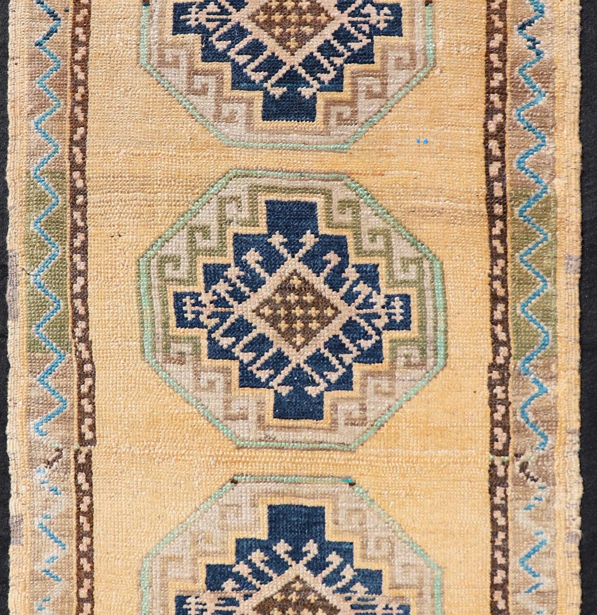 Vintage Turkish Oushak Rug with All - Over Sub - Geometric Medallion Design Keivan Woven Arts / rug EN - 15913, country of origin / type: Turkey / Oushak, circa 1950 Measures: 2'0 x 3'1 - Keivan Woven ArtsEN - 15913 - 23858Rug
