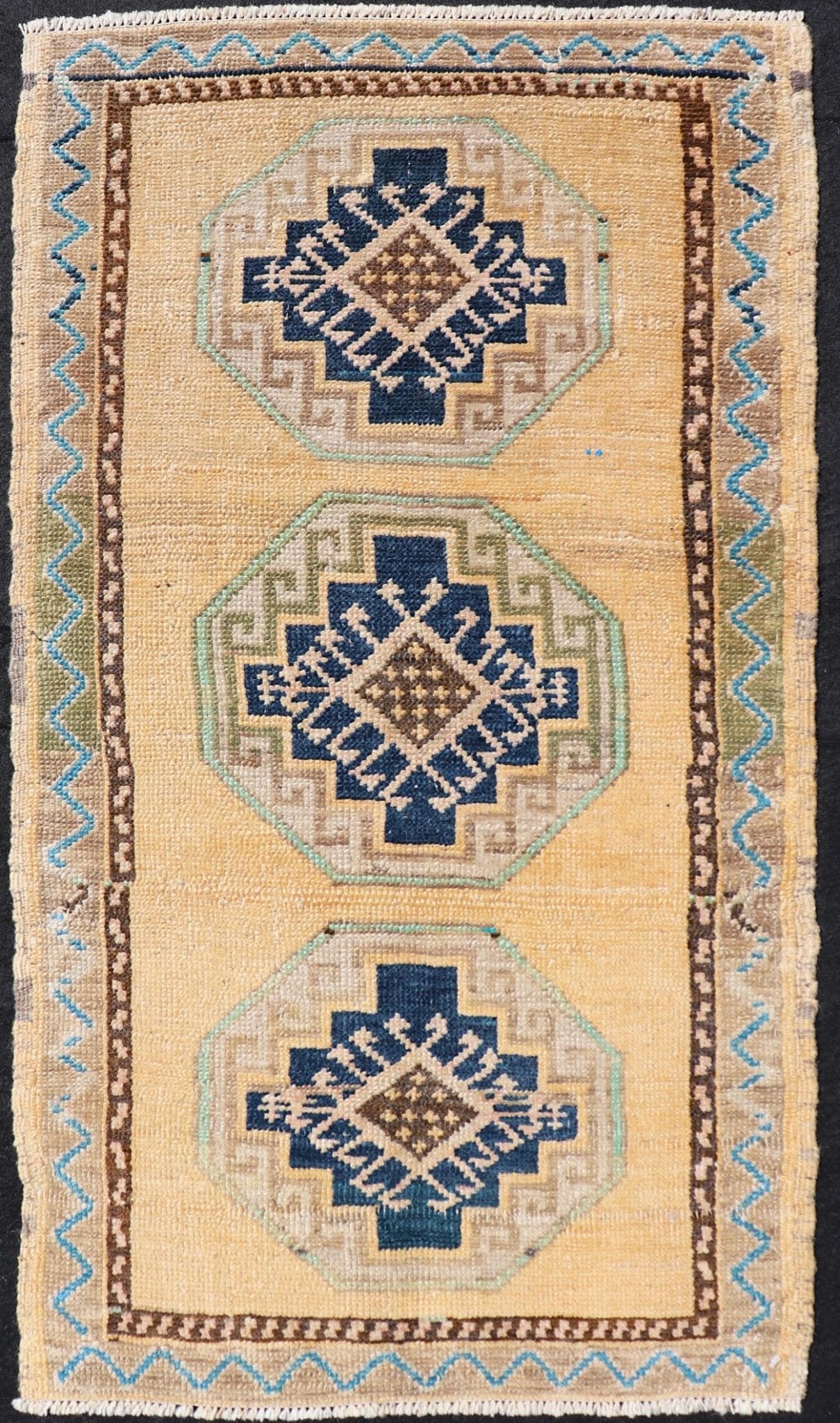Vintage Turkish Oushak Rug with All - Over Sub - Geometric Medallion Design Keivan Woven Arts / rug EN - 15913, country of origin / type: Turkey / Oushak, circa 1950 Measures: 2'0 x 3'1 - Keivan Woven ArtsEN - 15913 - 23858Rug