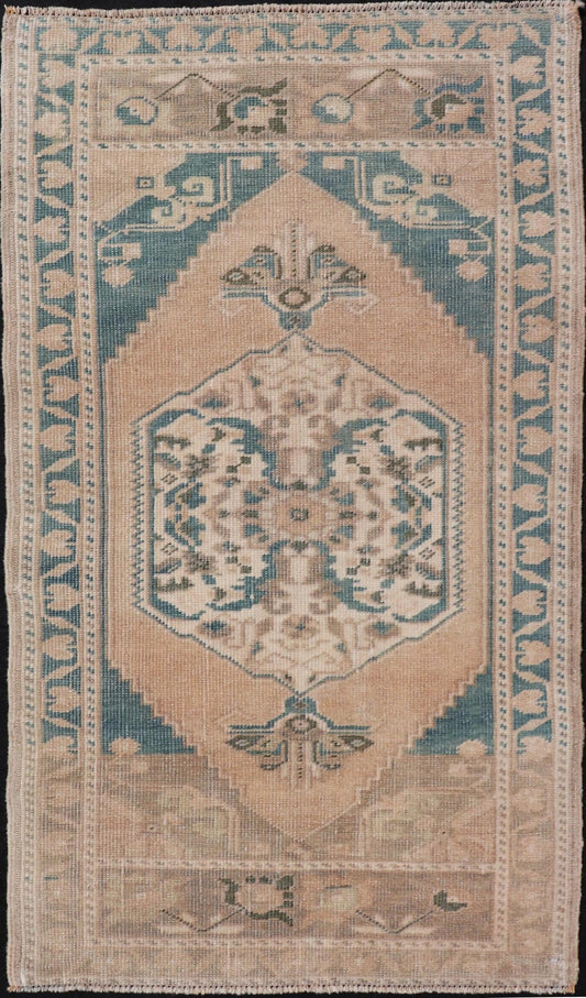 Vintage Turkish Oushak Rug with All - Over Sub - Geometric Medallion Design Keivan Woven Arts / rug EN - 15915, country of origin / type: Turkey / Oushak, circa 1950, Oushak rug, vintage Turkish Oushak, Oushak vintage rug, small Turkish Oushak rug, small... - Keivan Woven ArtsEN - 15915 - 24085Rug