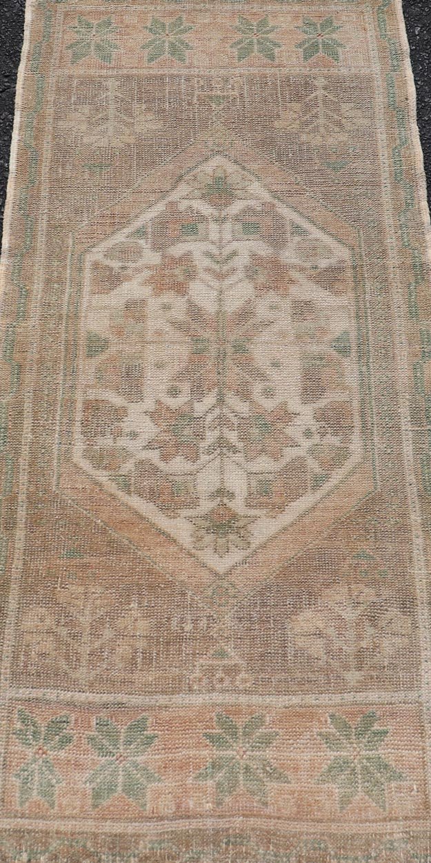 Vintage Turkish Oushak Rug with All - Over Sub - Geometric Medallion Design Keivan Woven Arts / rug EN - 15921, country of origin / type: Turkey / Oushak, circa 1950 Measures: 1'10 x 4'0 - Keivan Woven ArtsEN - 15921 - 24109Rug
