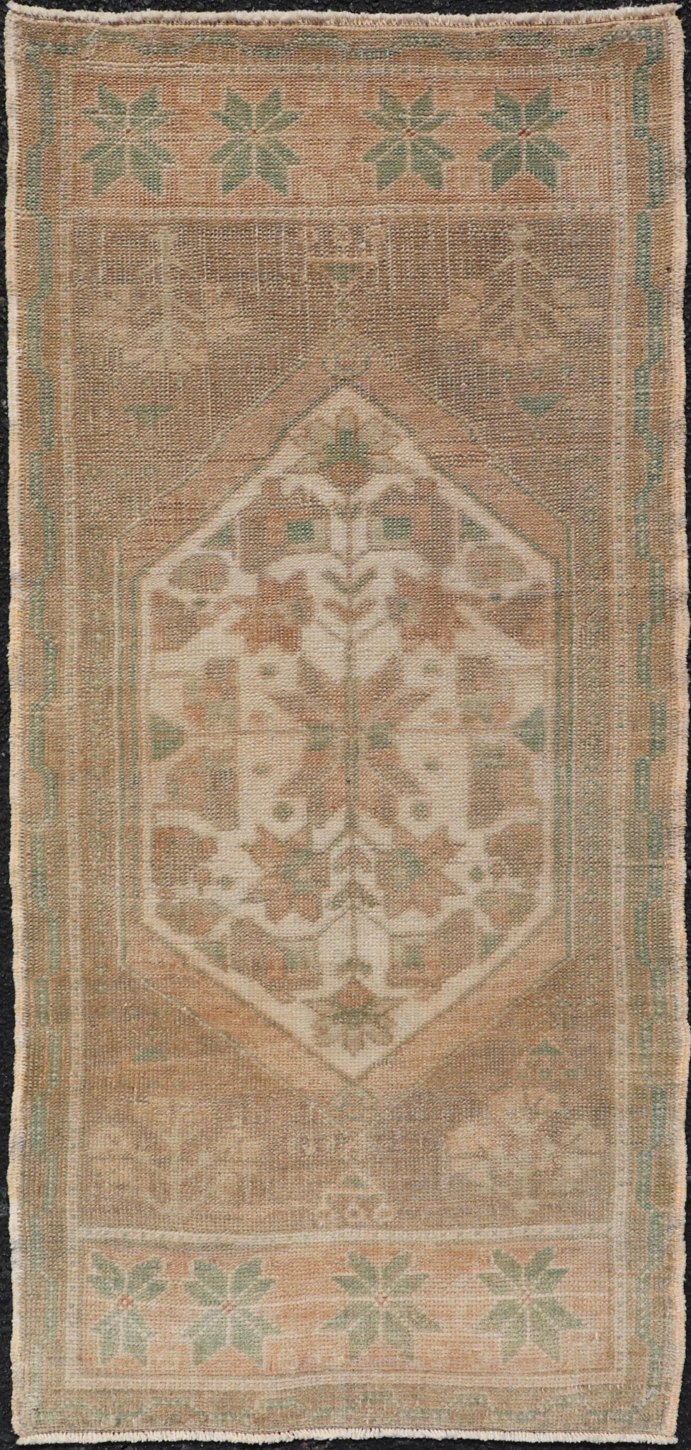 Vintage Turkish Oushak Rug with All - Over Sub - Geometric Medallion Design Keivan Woven Arts / rug EN - 15921, country of origin / type: Turkey / Oushak, circa 1950 Measures: 1'10 x 4'0 - Keivan Woven ArtsEN - 15921 - 24109Rug