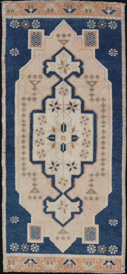 Vintage Turkish Oushak Rug with All - Over Sub - Geometric Medallion Design Keivan Woven Arts / rug EN - 15922, country of origin / type: Turkey / Oushak, circa 1950 Measures: 1'7 x 3'9 - Keivan Woven ArtsEN - 15922 - 24115Rug