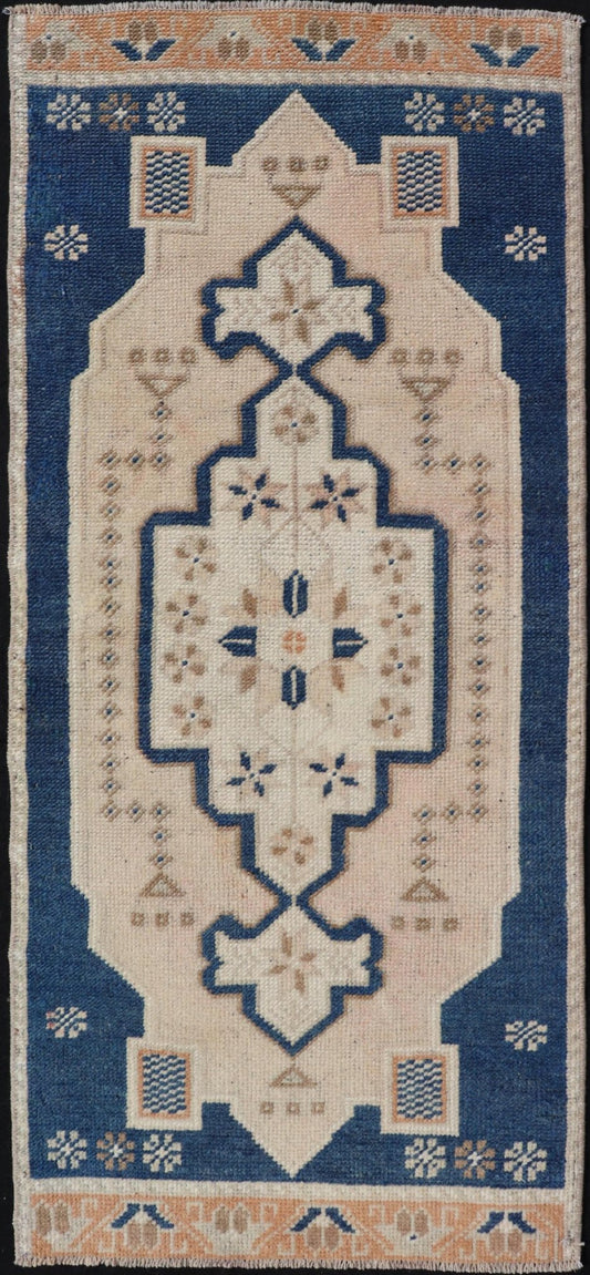 Vintage Turkish Oushak Rug with All - Over Sub - Geometric Medallion Design Keivan Woven Arts / rug EN - 15922, country of origin / type: Turkey / Oushak, circa 1950 Measures: 1'7 x 3'9 - Keivan Woven ArtsEN - 15922 - 24115Rug