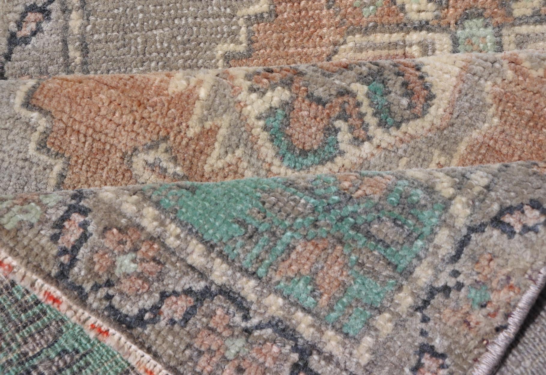 Vintage Turkish Oushak Rug with All - Over Sub - Geometric Medallion Design Keivan Woven Arts / rug EN - 15923, country of origin / type: Turkey / Oushak, circa 1950 Measures: 1'7 x 3'0 - Keivan Woven ArtsEN - 15923 - 24121Rug