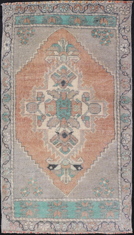 Vintage Turkish Oushak Rug with All - Over Sub - Geometric Medallion Design Keivan Woven Arts / rug EN - 15923, country of origin / type: Turkey / Oushak, circa 1950 Measures: 1'7 x 3'0 - Keivan Woven ArtsEN - 15923 - 24121Rug
