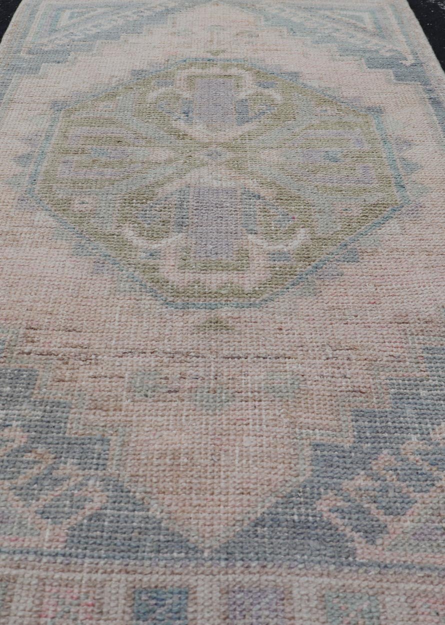 Vintage Turkish Oushak Rug with All - Over Sub - Geometric Medallion Design Keivan Woven Arts / rug EN - 15926, country of origin / type: Turkey / Oushak, circa 1950 Measures: 1'8 x 3'4 - Keivan Woven ArtsEN - 15926 - 24139Rug
