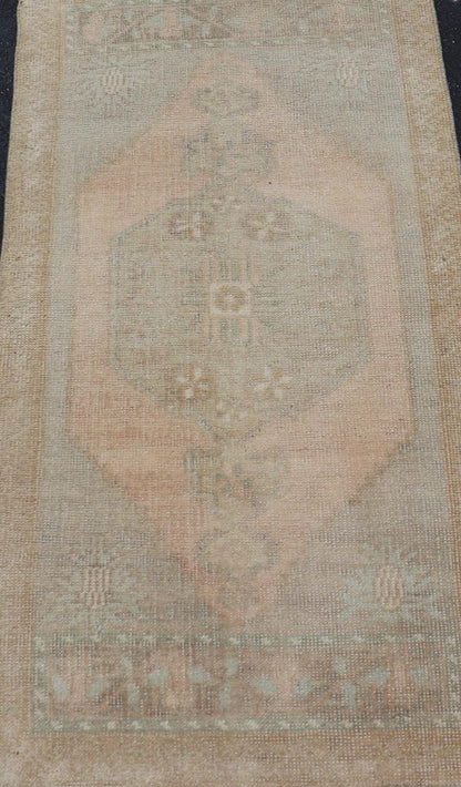 Vintage Turkish Oushak Rug with All - Over Sub - Geometric Medallion Design Keivan Woven Arts / rug EN - 15927, country of origin / type: Turkey / Oushak, circa 1950 Measures: 1'8 x 3'4 - Keivan Woven ArtsEN - 15927 - 24145Rug