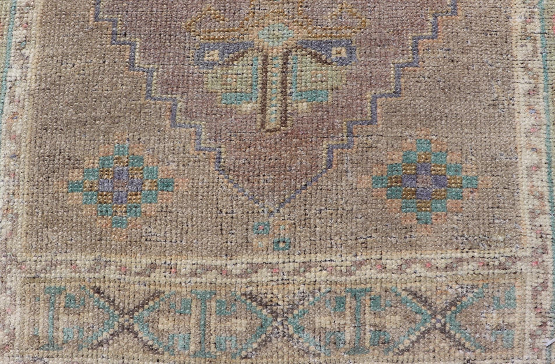 Vintage Turkish Oushak Rug with All - Over Sub - Geometric Medallion Design Vintage small Turkish Oushak Rug with All - Over Sub - Geometric Medallion Design. Keivan Woven Arts / rug EN - 15931, country of origin / type: Turkey / Oushak, circa 1950 ... - Keivan Woven ArtsEN - 15931 - 24163Rug