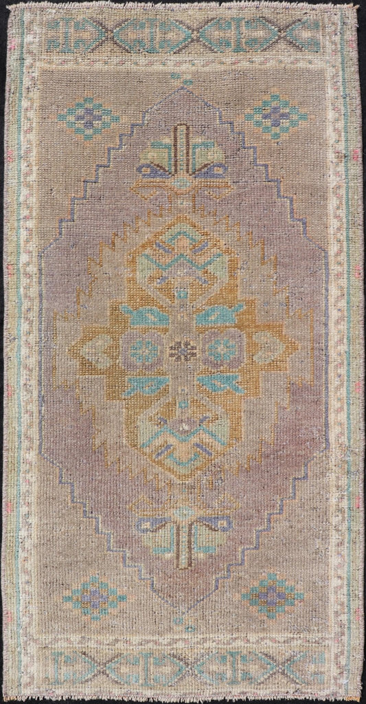 Vintage Turkish Oushak Rug with All - Over Sub - Geometric Medallion Design Vintage small Turkish Oushak Rug with All - Over Sub - Geometric Medallion Design. Keivan Woven Arts / rug EN - 15931, country of origin / type: Turkey / Oushak, circa 1950 ... - Keivan Woven ArtsEN - 15931 - 24163Rug