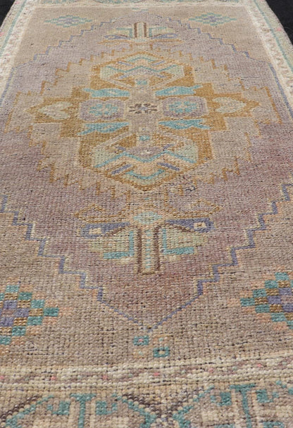 Vintage Turkish Oushak Rug with All - Over Sub - Geometric Medallion Design Vintage small Turkish Oushak Rug with All - Over Sub - Geometric Medallion Design. Keivan Woven Arts / rug EN - 15931, country of origin / type: Turkey / Oushak, circa 1950 ... - Keivan Woven ArtsEN - 15931 - 24163Rug