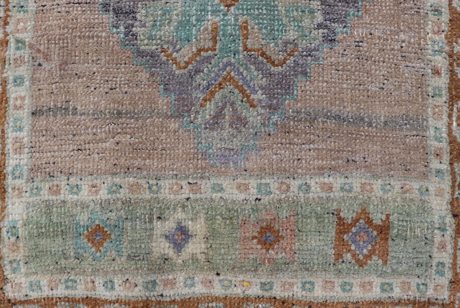Vintage Turkish Oushak Rug with All - Over Sub - Geometric Medallion Design Vintage Turkish Oushak small mat size Rug with All - Over Sub - Geometric Medallion Design. Keivan Woven Arts / rug EN - 15932, country of origin / type: Turkey / Oushak, circa ... - Keivan Woven ArtsEN - 15932 - 24169Rug