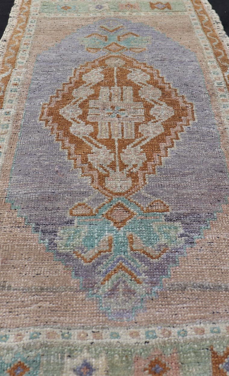 Vintage Turkish Oushak Rug with All - Over Sub - Geometric Medallion Design Vintage Turkish Oushak small mat size Rug with All - Over Sub - Geometric Medallion Design. Keivan Woven Arts / rug EN - 15932, country of origin / type: Turkey / Oushak, circa ... - Keivan Woven ArtsEN - 15932 - 24169Rug