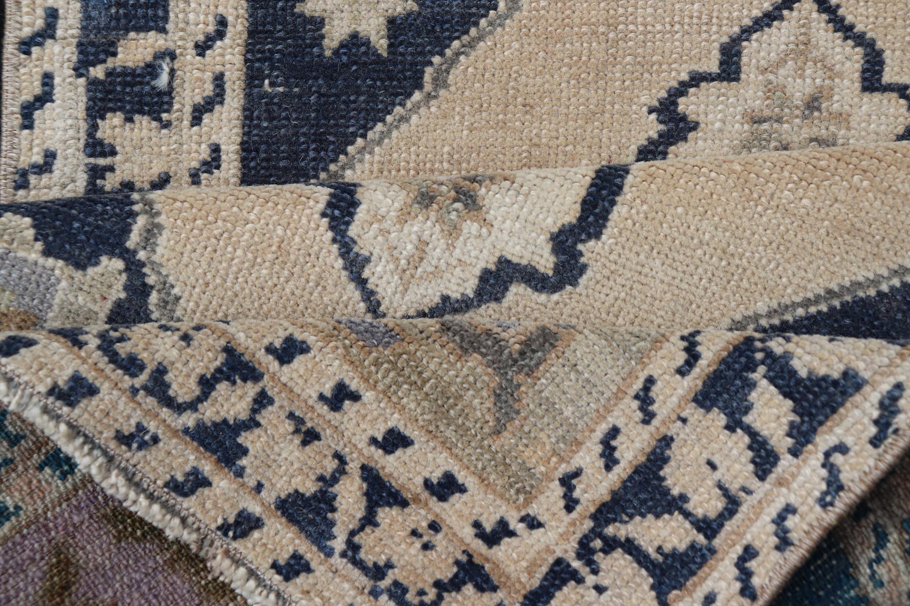 Vintage Turkish Oushak Rug with All - Over Sub - Geometric Medallion Design Vintage Turkish small mat size Oushak Rug with All - Over Sub - Geometric Medallion Design. Keivan Woven Arts / rug EN - 15934, country of origin / type: Turkey / Oushak, circa ... - Keivan Woven ArtsEN - 15934 - 24175Rug