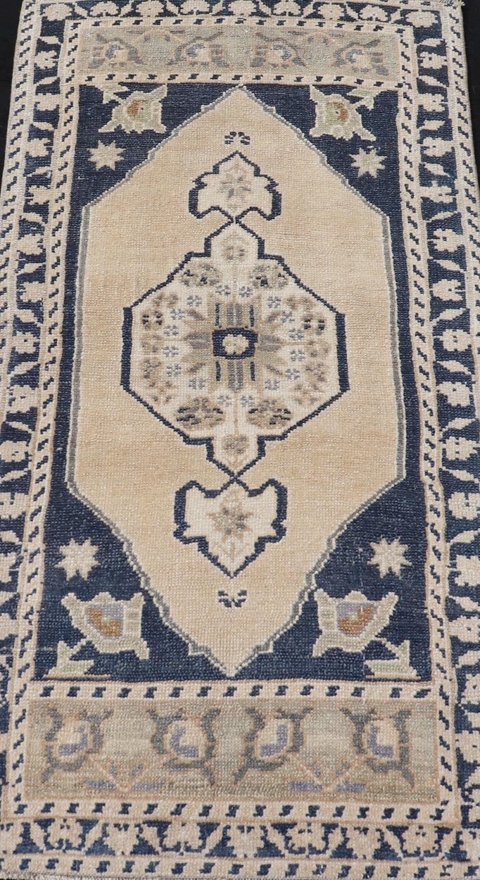 Vintage Turkish Oushak Rug with All - Over Sub - Geometric Medallion Design Vintage Turkish small mat size Oushak Rug with All - Over Sub - Geometric Medallion Design. Keivan Woven Arts / rug EN - 15934, country of origin / type: Turkey / Oushak, circa ... - Keivan Woven ArtsEN - 15934 - 24175Rug