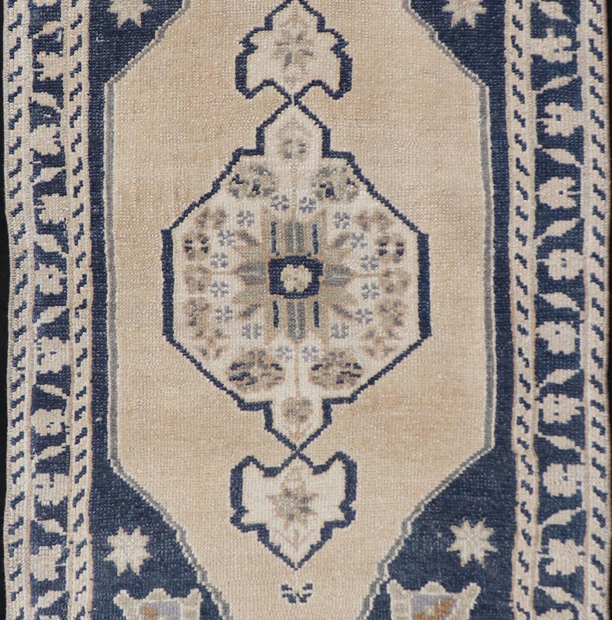 Vintage Turkish Oushak Rug with All - Over Sub - Geometric Medallion Design Vintage Turkish small mat size Oushak Rug with All - Over Sub - Geometric Medallion Design. Keivan Woven Arts / rug EN - 15934, country of origin / type: Turkey / Oushak, circa ... - Keivan Woven ArtsEN - 15934 - 24175Rug