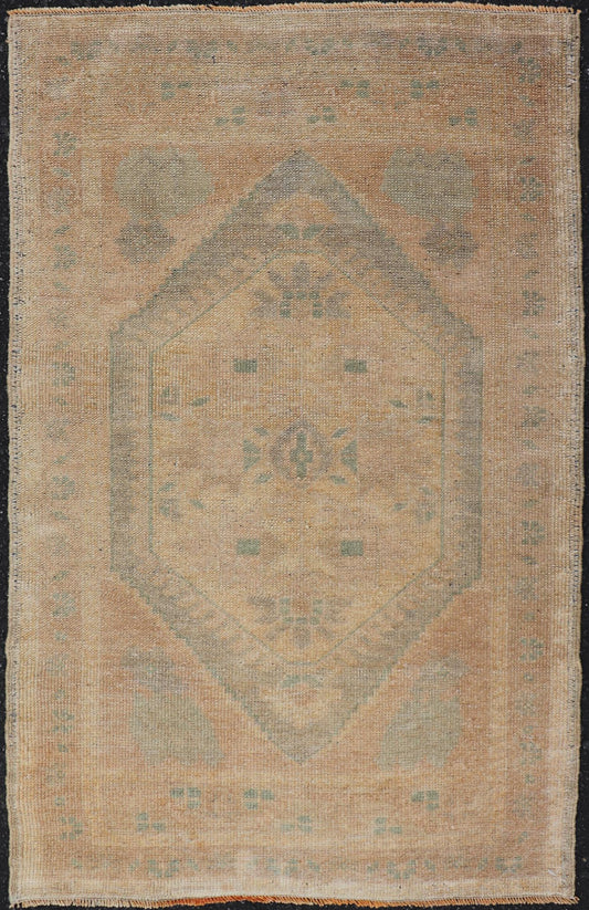Vintage Turkish Oushak Rug with All - Over Sub - Geometric Medallion Design Keivan Woven Arts / rug EN - 15935, country of origin / type: Turkey / Oushak, circa 1950 Measures: 2'1 x 3'2 Vintage Small Turkish Oushak Rug with Medallion Desig... - Keivan Woven ArtsEN - 15935 - 24181Rug