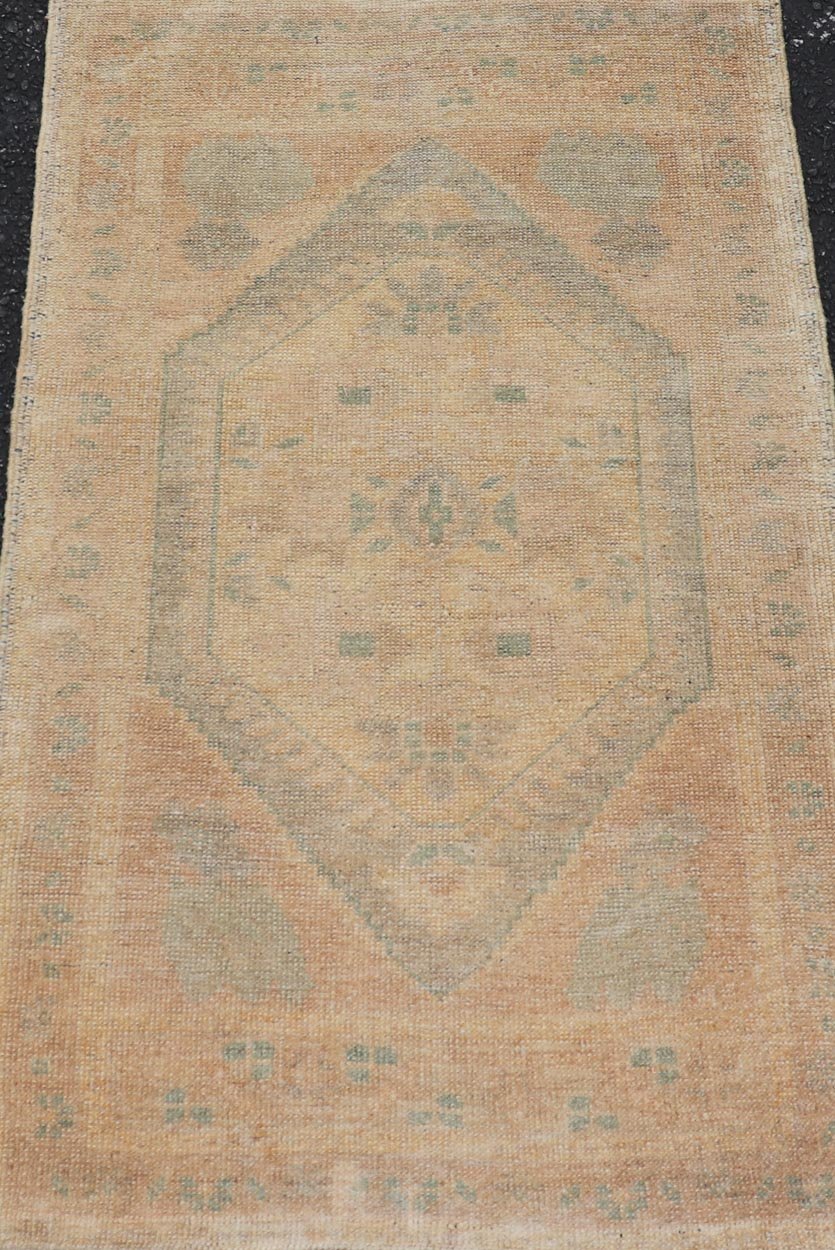 Vintage Turkish Oushak Rug with All - Over Sub - Geometric Medallion Design Keivan Woven Arts / rug EN - 15935, country of origin / type: Turkey / Oushak, circa 1950 Measures: 2'1 x 3'2 Vintage Small Turkish Oushak Rug with Medallion Desig... - Keivan Woven ArtsEN - 15935 - 24181Rug