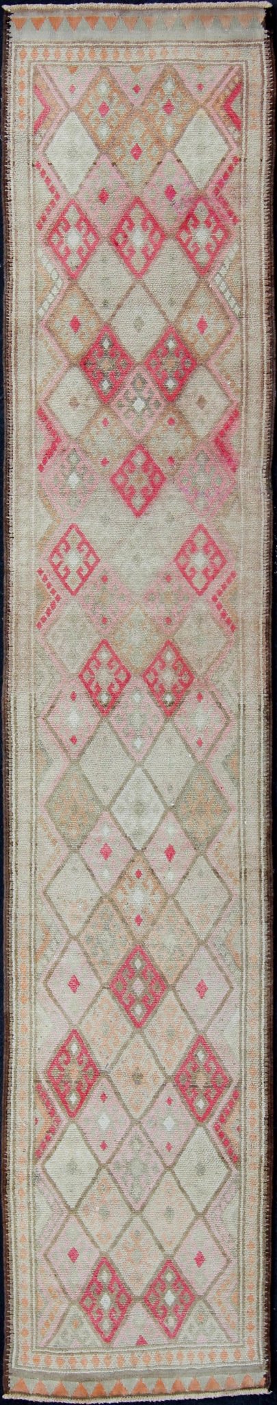 Keivan Woven Arts Vintage runner from Turkey with all - over design of geometric diamonds with Kurdish in pink, ivory, taupe, green/gray and soft orange tones, rug en - 165324, country of origin / type: Turkey / Oushak, circa 1950. This beaut... - Keivan Woven ArtsEN - 165324 - 11185Rug