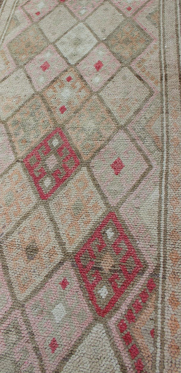 Keivan Woven Arts Vintage runner from Turkey with all - over design of geometric diamonds with Kurdish in pink, ivory, taupe, green/gray and soft orange tones, rug en - 165324, country of origin / type: Turkey / Oushak, circa 1950. This beaut... - Keivan Woven ArtsEN - 165324 - 11185Rug