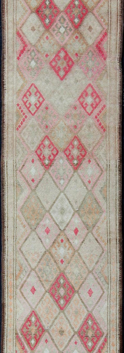 Keivan Woven Arts Vintage runner from Turkey with all - over design of geometric diamonds with Kurdish in pink, ivory, taupe, green/gray and soft orange tones, rug en - 165324, country of origin / type: Turkey / Oushak, circa 1950. This beaut... - Keivan Woven ArtsEN - 165324 - 11185Rug