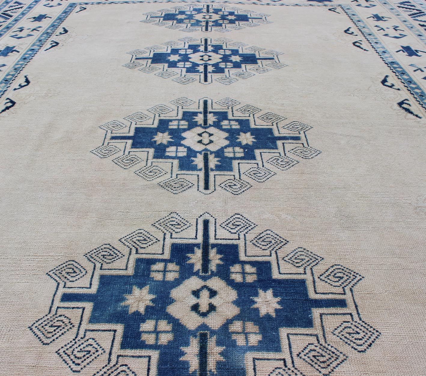 Cream and Blue Geometric Medallion Design Vintage Turkish Oushak Rug kwarugs Turkish vintage Oushak rug with Medallion geometric design in blue and cream, Keivan Woven Arts / rug en - 165347, country of origin / type: Turkey / Oushak, circa 1940 ... - Keivan Woven ArtsEN - 165347 - 9442Rug