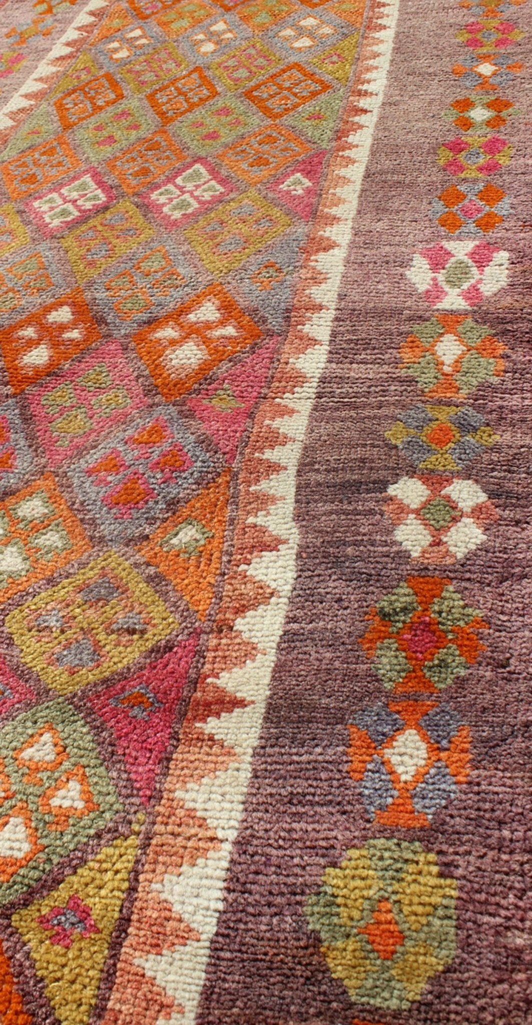 Colorful vintage Turkish oushak runner with repeating diamond geometric design, rug en - 165369, country of origin / type: Turkey / Oushak, circa 1950 This vintage Oushak runner (circa mid - 20th century) features a unique blend of colors and an int... - Keivan Woven ArtsEN - 165369 - 9022Rug