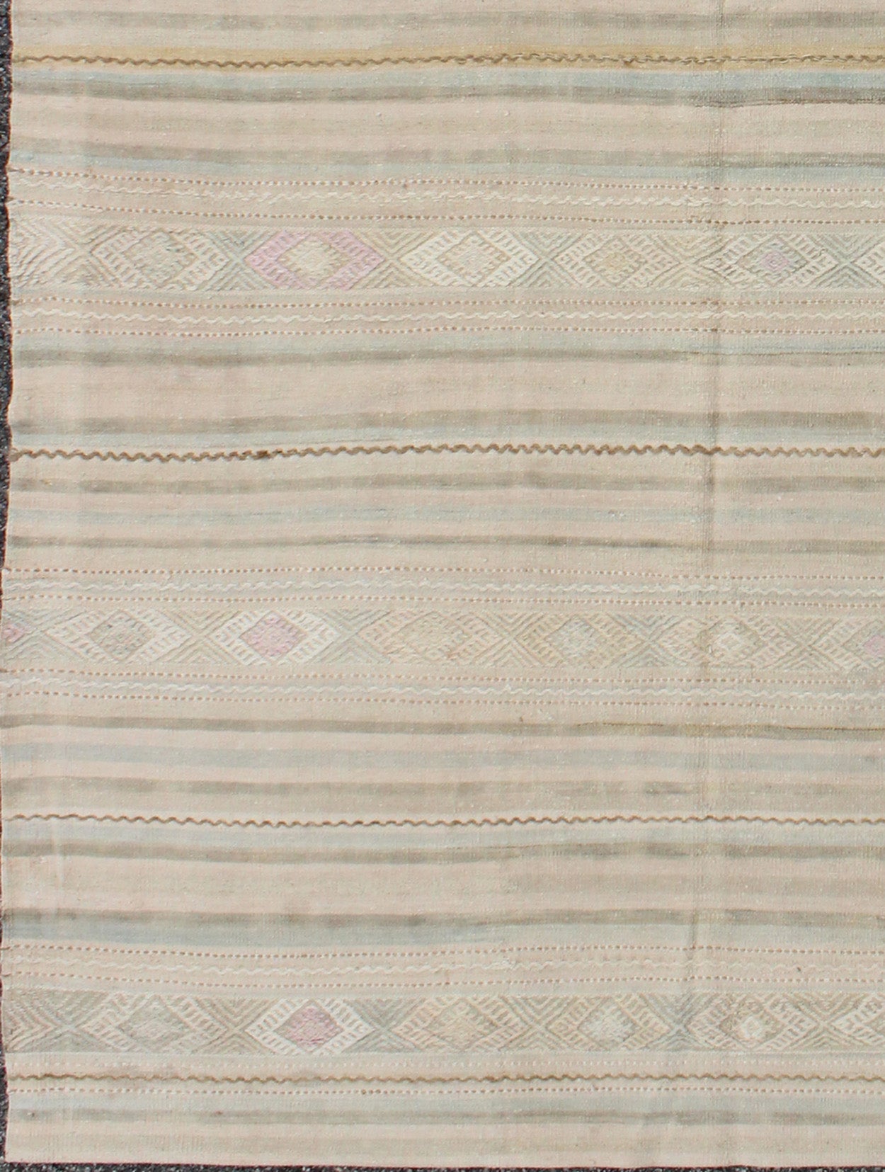 Vintage Turkish Kilim Rug With Neutral Horizontal Stripes and Geometric Designs Vintage Turkish Kilim rug with neutral horizontal stripes and geometric designs, Keivan Woven Arts / rug en - 165650, country of origin / type: Turkey / Kilim, circa 1... - Keivan Woven ArtsEN - 165650 - 9046Rug