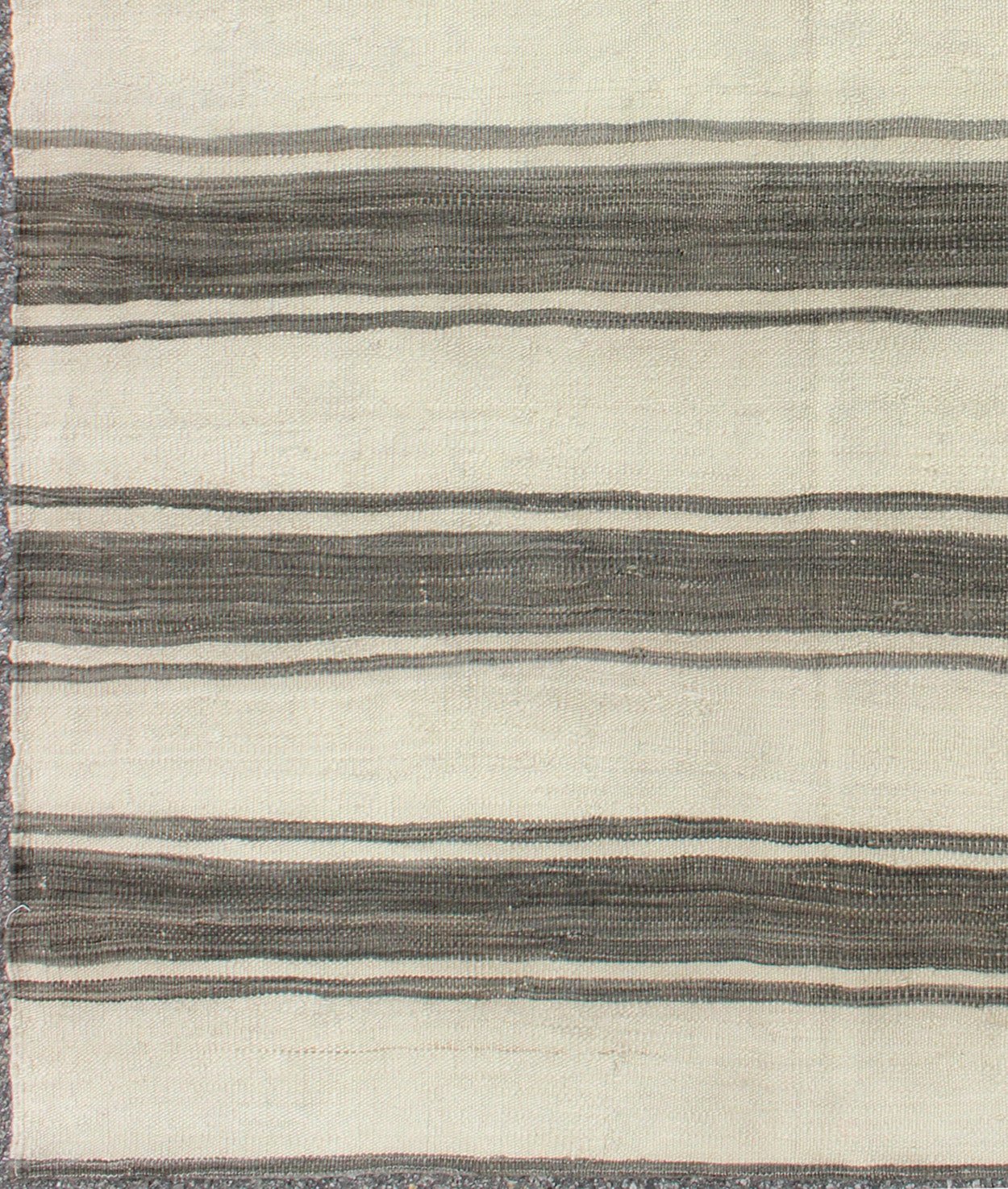 Vintage Turkish Kilim Rug with Horizontal Gray Stripes and a Modern Design kwarugs kilim Modern design vintage Turkish Kilim rug in cream with horizontal gray stripes, rug en - 165668, country of origin / type: Turkey / Kilim, circa mid - 20th centu... - Keivan Woven ArtsEN - 165668 - 9068Rug