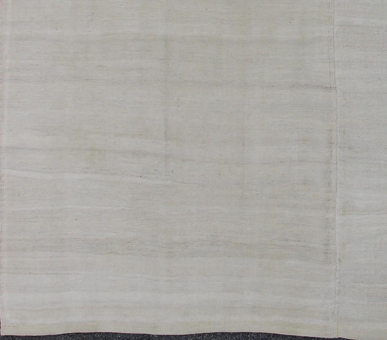 Square - Sized Mid - Century Turkish Kilim Rug with Subtle Variegated Cream Design Variegated Gray Subtle Design Square - Sized Vintage Kilim Rug from Turkey, rug en - 165669, country of origin / type: Turkey / Kilim, circa 1950 Featuring a subt... - Keivan Woven ArtsEN - 165669 - 9462Rug