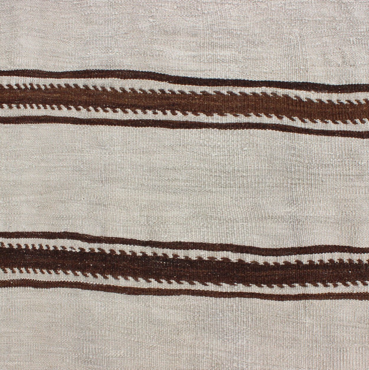 Ivory and brown flat - weave Kilim Runner vintage from Turkey with horizontal stripe design, Keivan Woven Arts / rug en - 165693, country of origin / type: Turkey / Kilim, circa 1940. Featuring a striking stripe design, this unique 1940s Kilim runne... - Keivan Woven ArtsEN - 165693 - 9076Rug